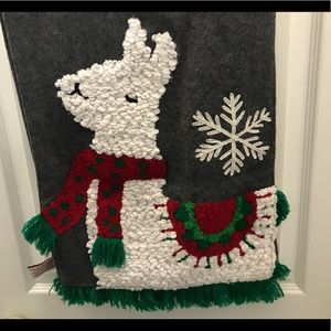 Fa-la-la-la-llama holiday table runner